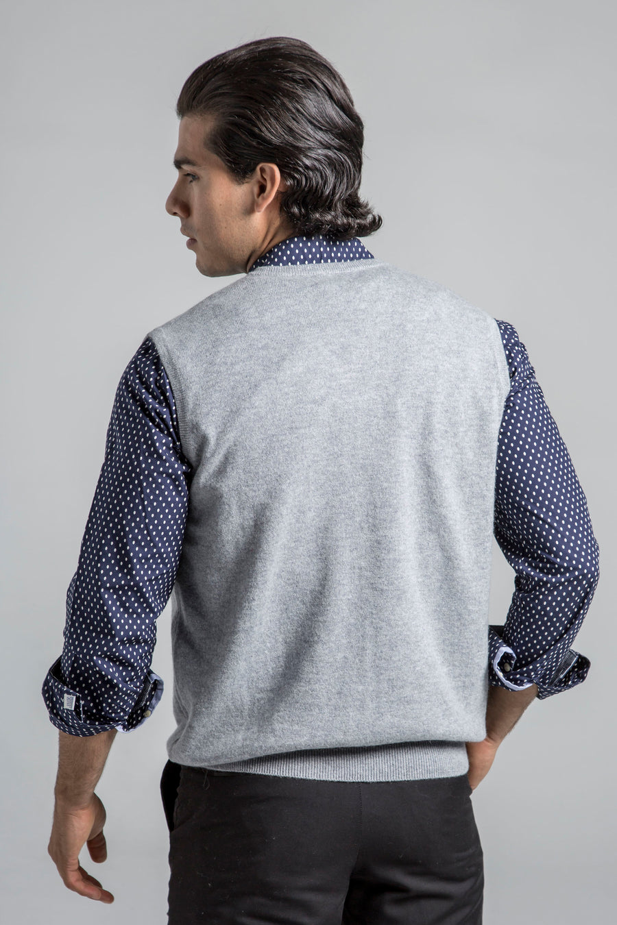pine cashmere mens classic 100% pure cashmere v-neck sweater vest in grey