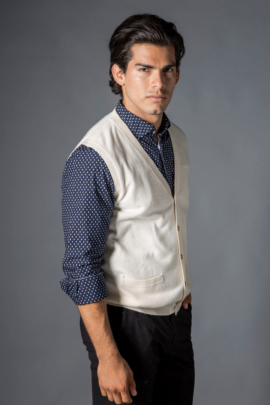 pine cashmere mens 100% pure organic cashmere v neck cardigan vest in white