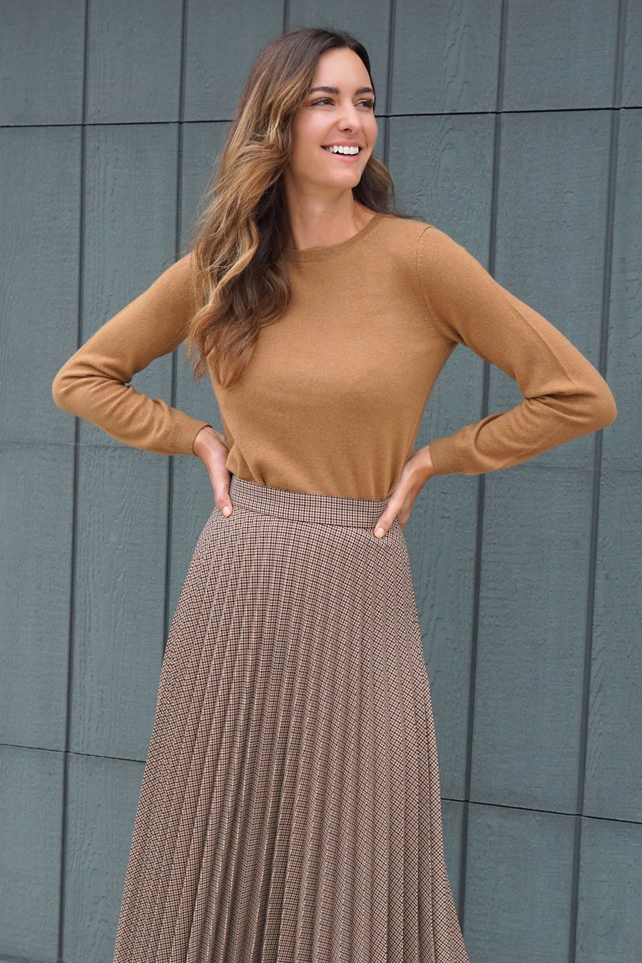 Sydney Classic Crewneck Cashmere Sweater - Camel