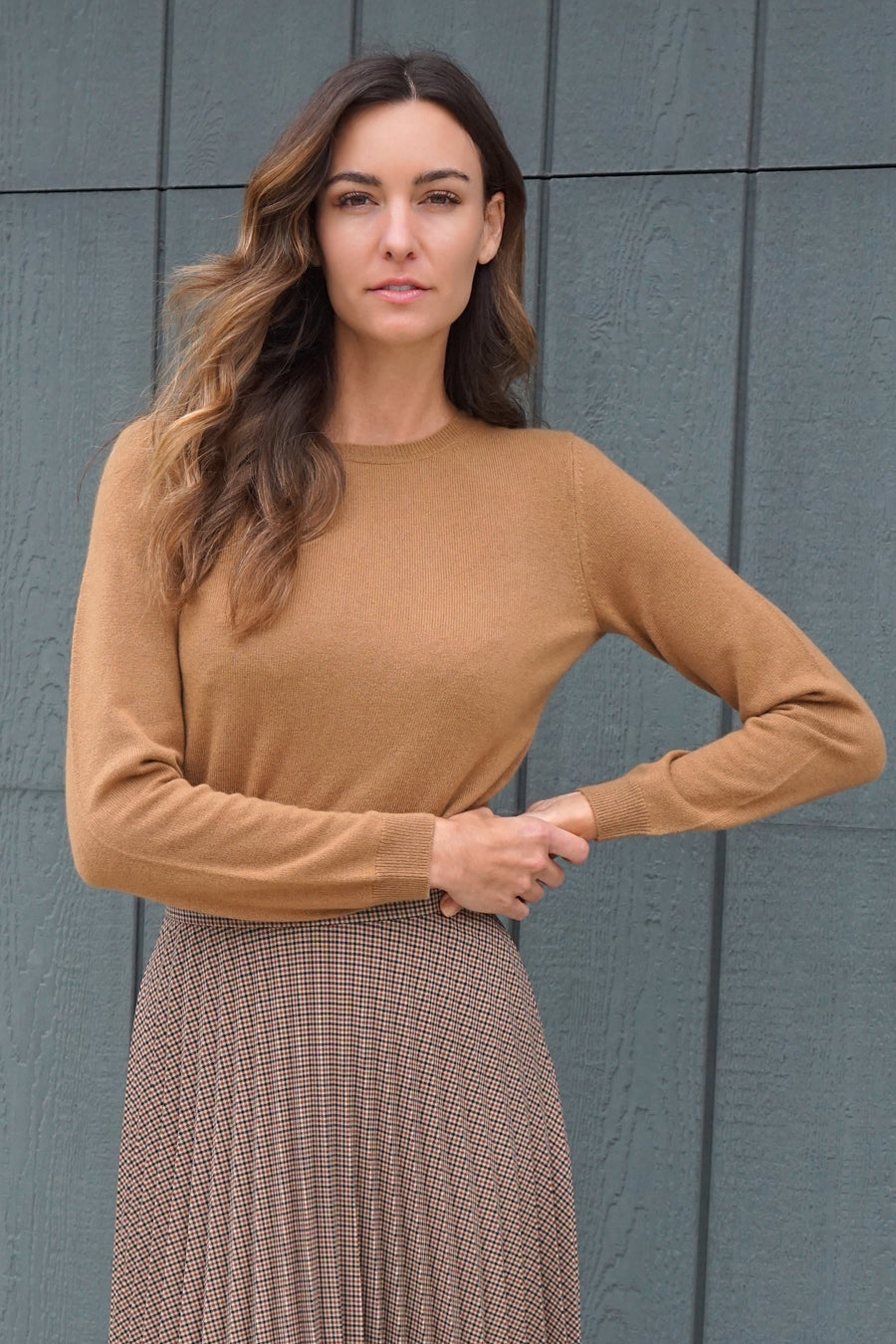 Sydney Classic Crewneck Cashmere Sweater - Camel